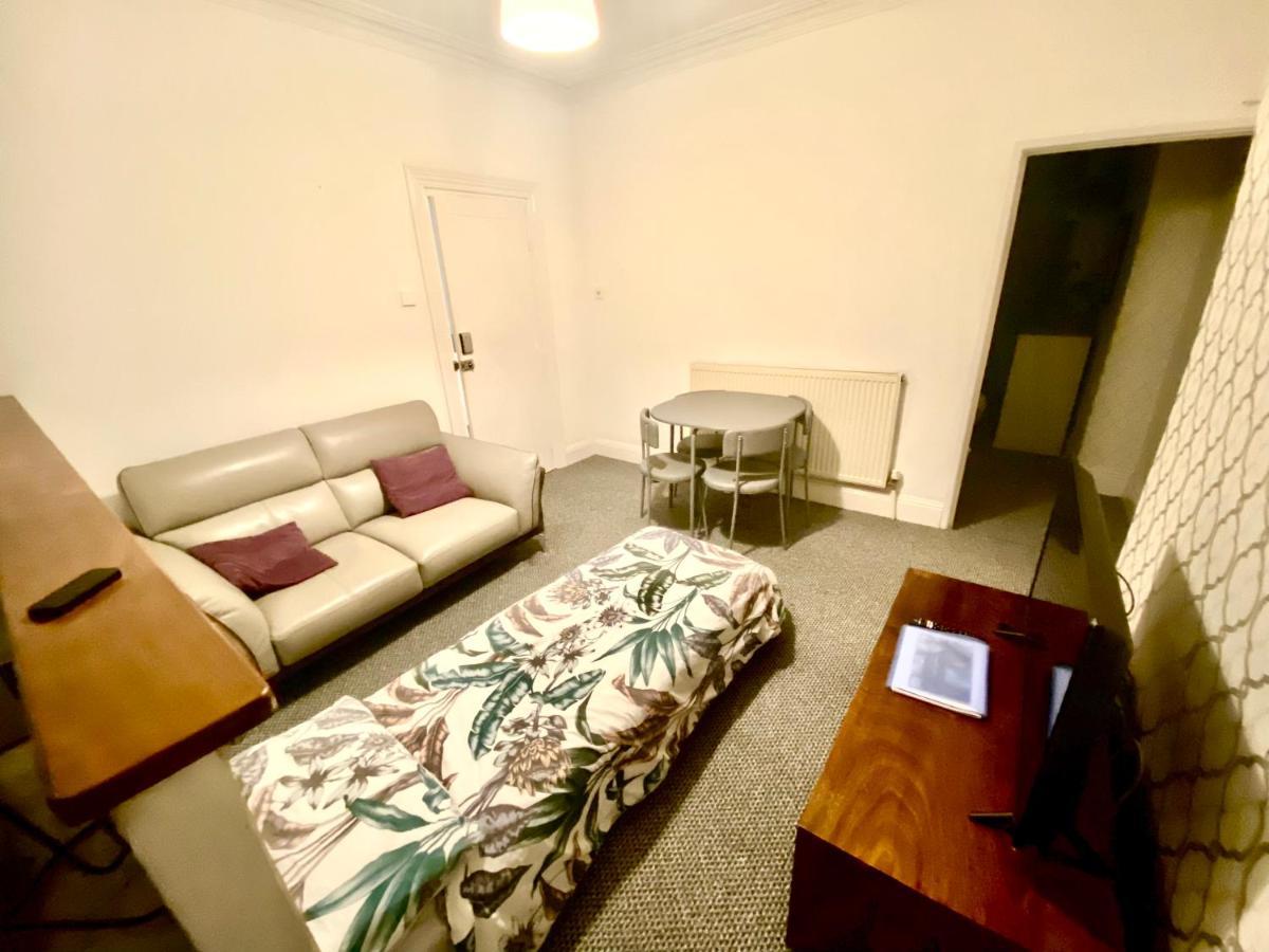 The Walnut Suite Lovely One Bedroom Flat In Stoke. 플리머스 외부 사진